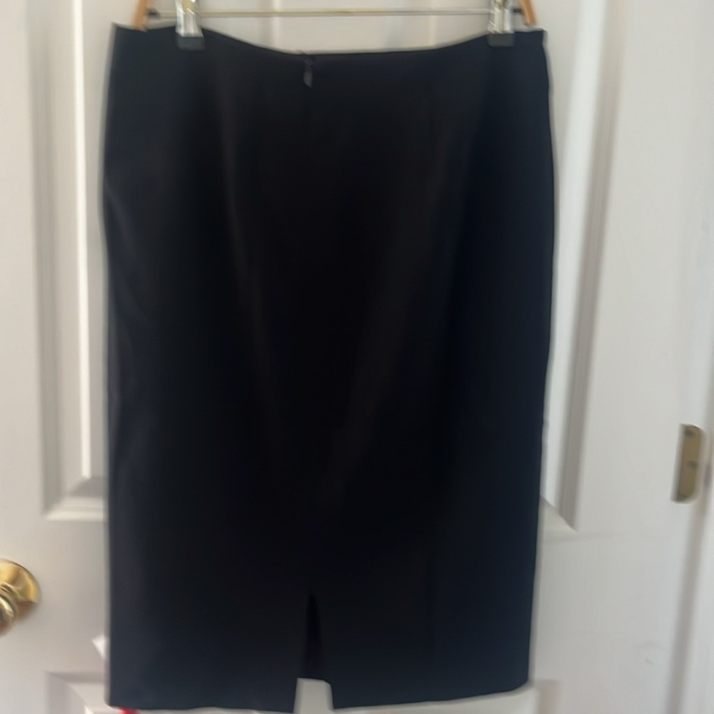 NWT! Women’s Giorgio Armani Black Wool Skirt. European Size 42 US Size 10 - Picture 4 of 11